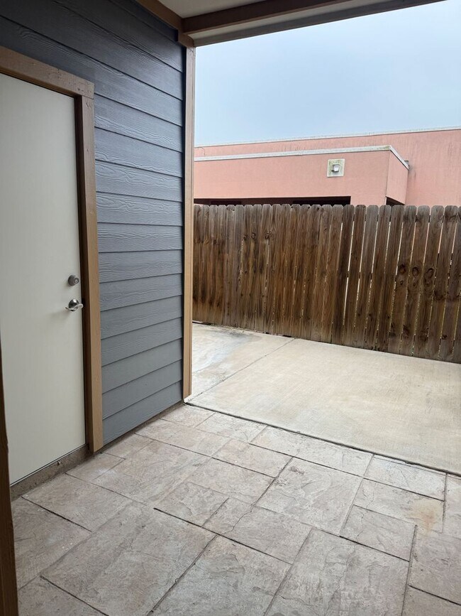 Photo - 306 S 25th St Unidad C-18