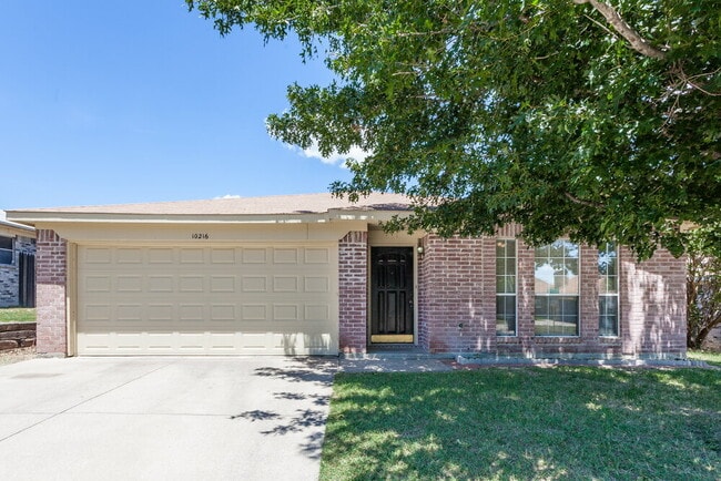 Building Photo - 10216 Aurora Dr