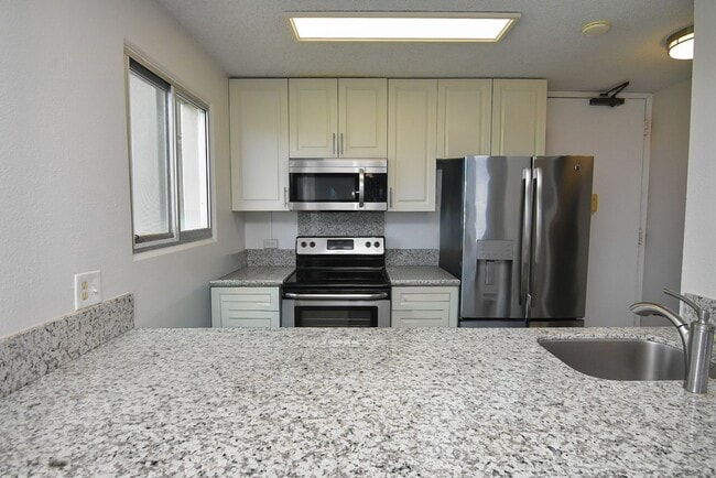 Photo - Live the Happy Life at Lele Pono – Aiea