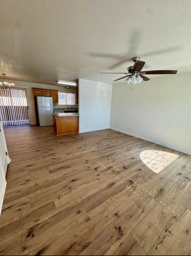 Photo - 1122 E 300 S