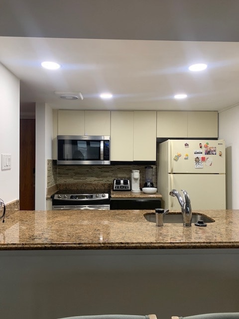 Full Kitchen with breakfast bar - 4500 W Brigantine Ave Unit 1308