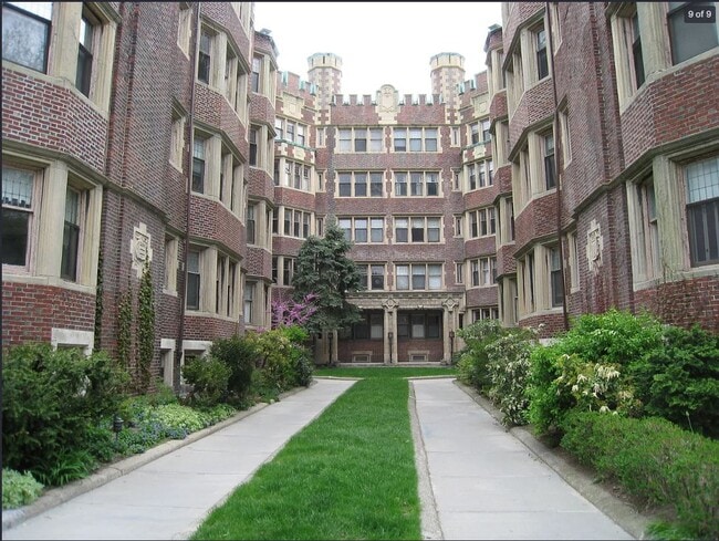 Building Photo - 10 Dana St Unit 10 dana st apt 215