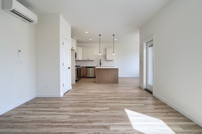 Photo - 649 Bucko Ave
