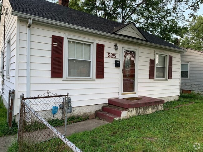 Building Photo - South end 3 Bedrooms 1 1/2 baths Rental