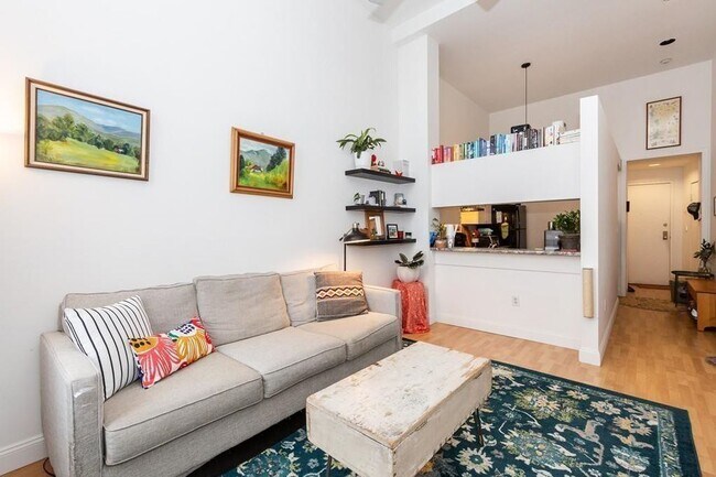 Photo - 240 Heath St Unidad 210