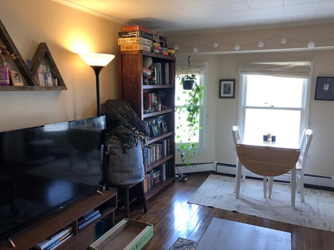 Photo - 607 W Madison St Unit #1