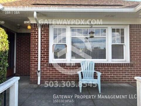 Photo - 4454 SE Milwaukie Ave