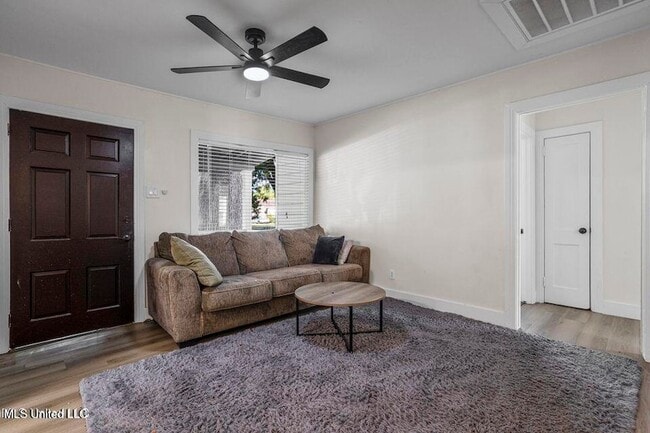 Photo - 222 Benachi Ave