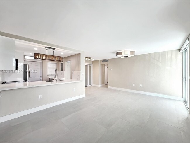 Building Photo - 1145 Normandy Dr Unit 202