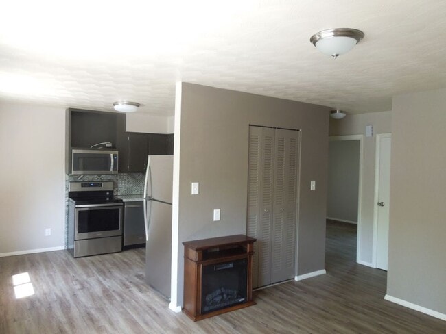 Building Photo - 3227 Washington Pike Unit 8