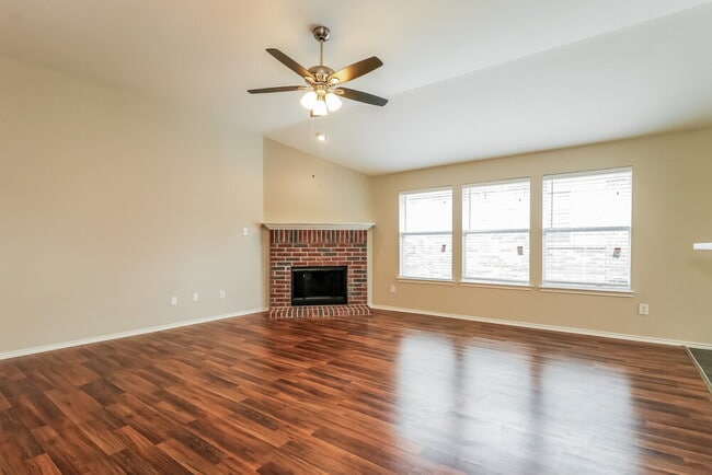 8020 Summer Stream Dr