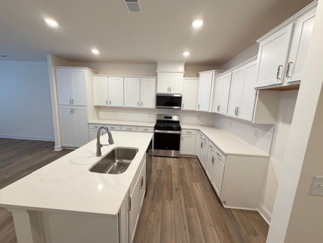 Photo - Mebane / Townhouse