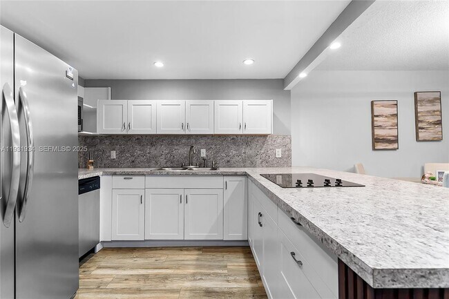 Photo - 400 Leslie Dr Unit 305