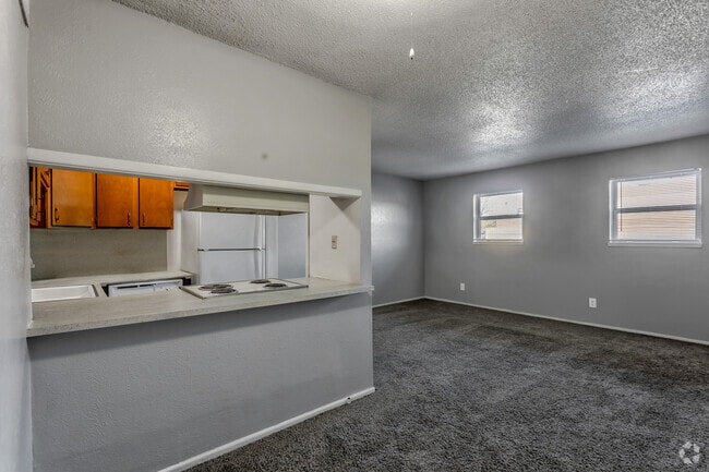 1BR, 1BA - 650 SF - Living/Dining Area