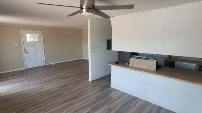 Photo - 994 S Coral Pl