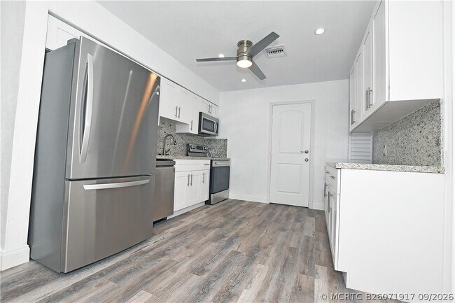 Photo - 270 NW 43rd St