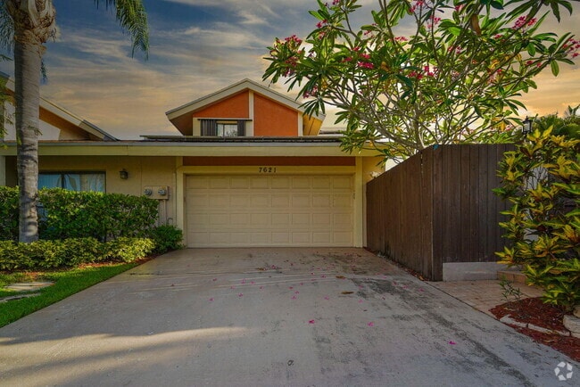 Building Photo - 7621 Sierra Terrace W Rental