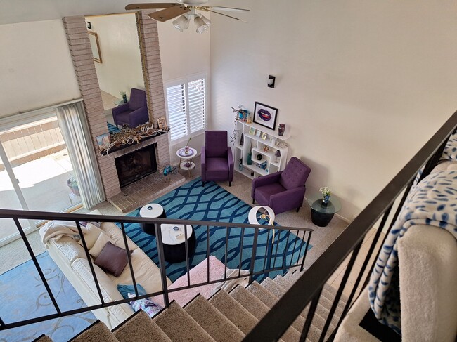 Cathedral ceilings - 4162 Marigene Ct Condo