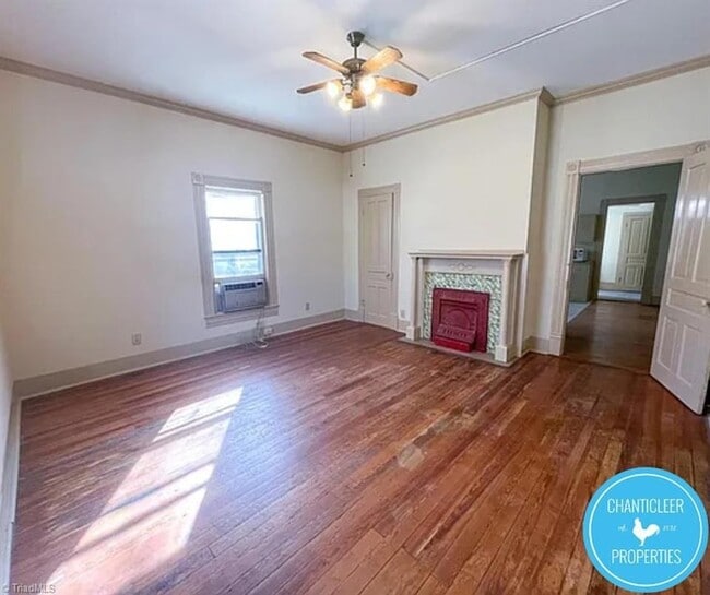 Photo - 305 Oakwood St Unit 2