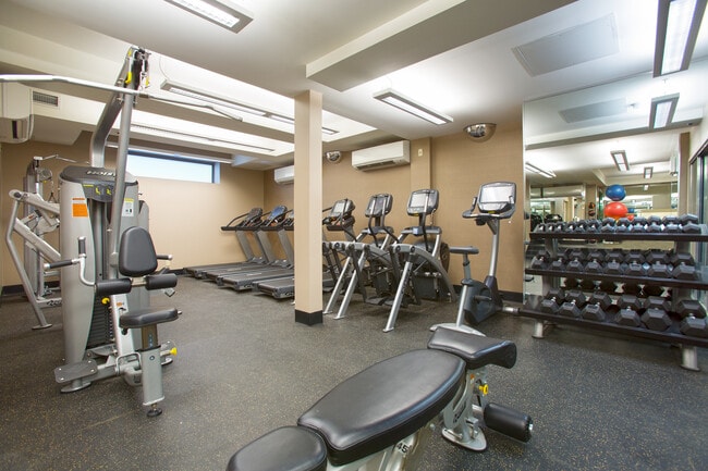 Photo - 110 Horatio St