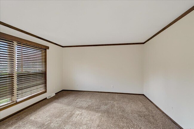 Photo - 1806 Golden Oak Ln