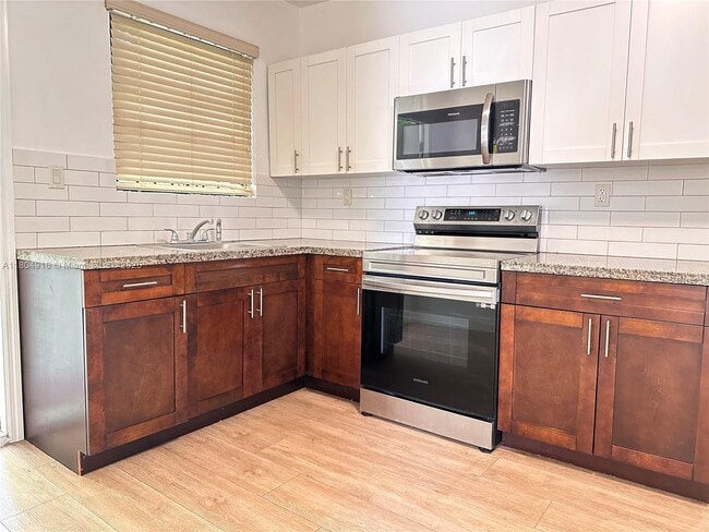 2335 NW 43rd St Unidad A