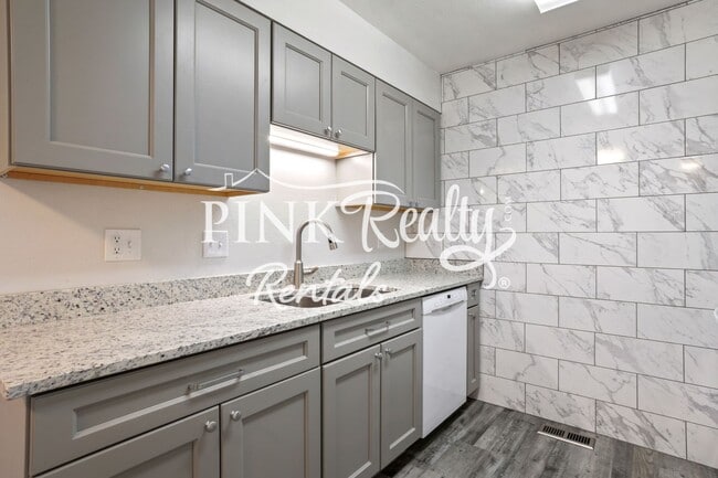Photo - 380 Paradise Cir Unit B6