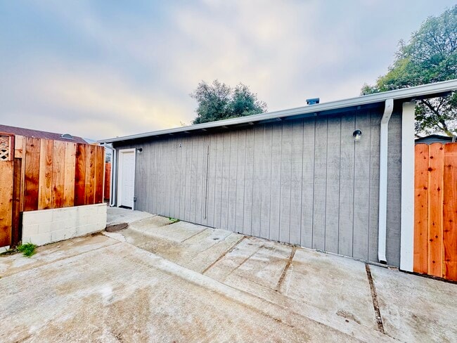 Photo - Phillips Lane