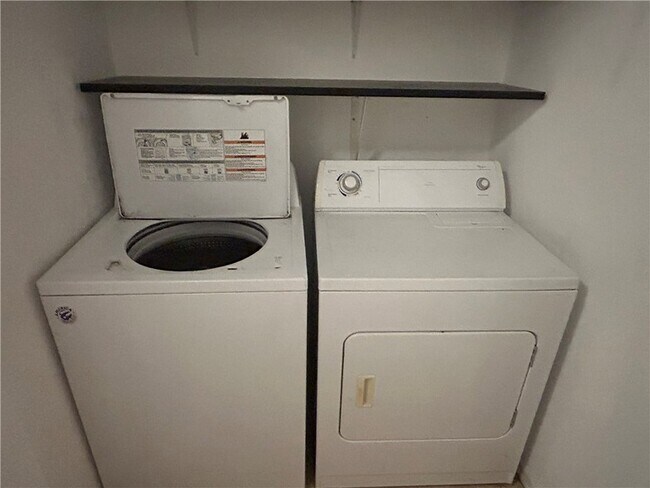 Photo - 486 Biscayne Ln