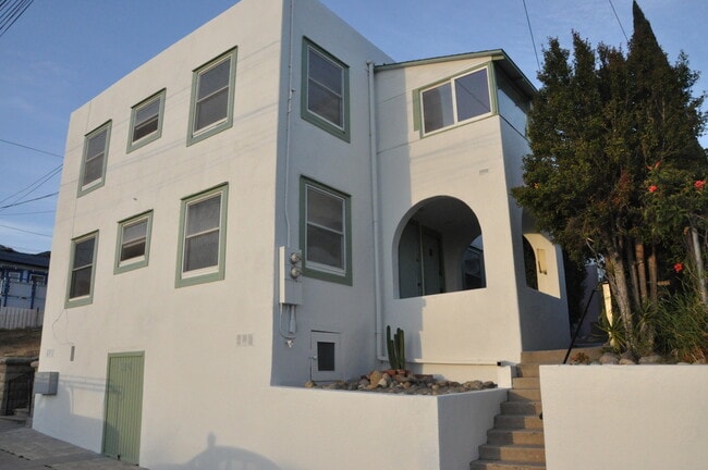 Building Photo - 2119-2123 Albatross St Unit 2119 Rental