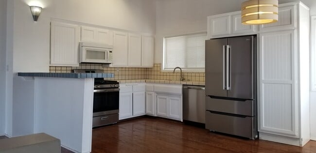 KTCHEN - 3820 Ocean Dr Unit 3820 OCEAN DRIVE MANHATTAN BEACH CA 90266