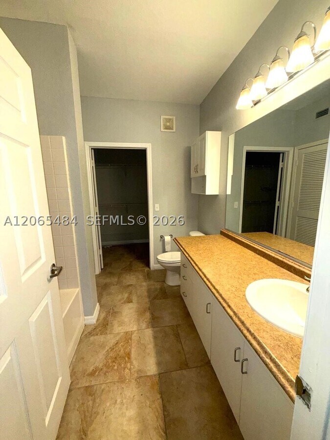 Photo - 860 Orange 258 Unit 258