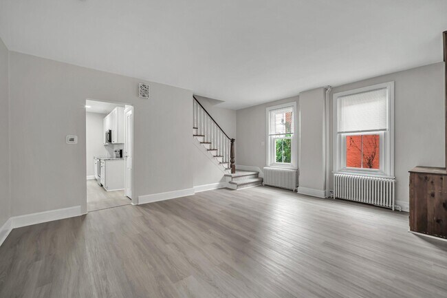 Photo - 376 N Main St