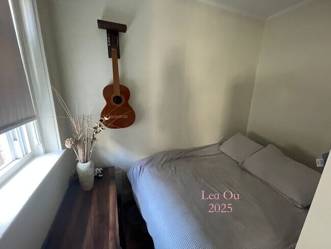 Photo - NO BROKER FEE! Available 9/1 Studio W/Alco...