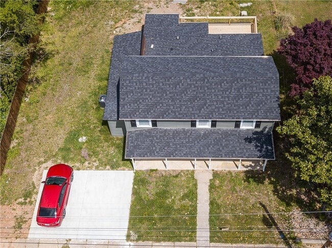 Photo - 3 Bedrooms.  2.5 Baths. Luxury Upgrades