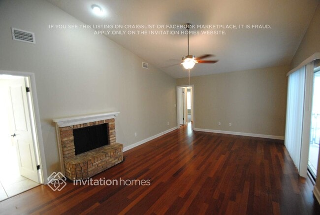 Photo - 118 W Greentree Ln