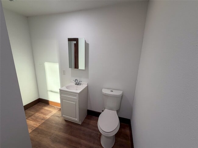 Photo - 107 E Stone St Unit B