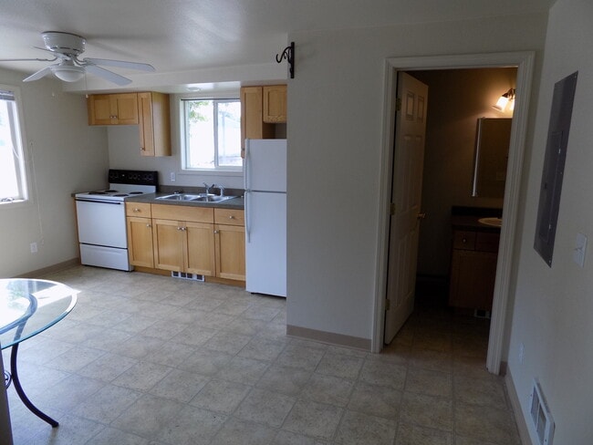 Photo - 407 2nd St W Unit 3