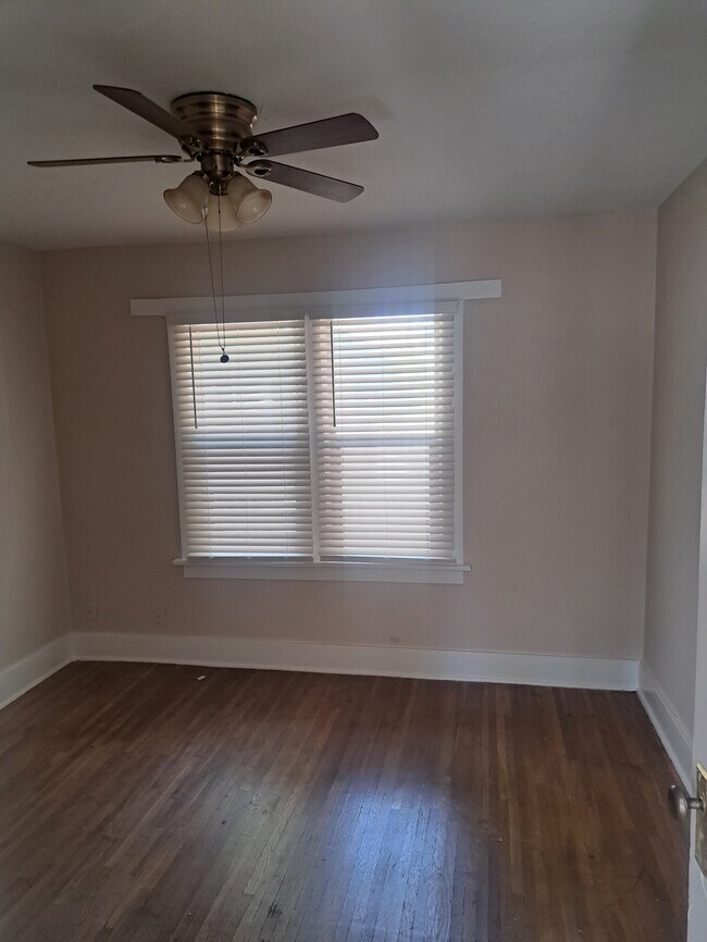 Photo - 104 N Farr Rd