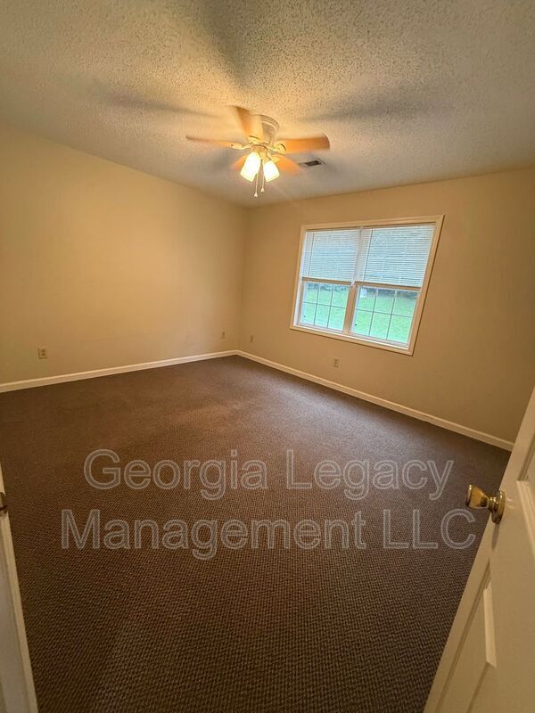 46 Creek Side Dr