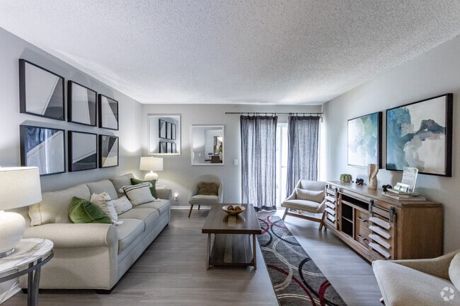 2BR, 1.5BA - Oak - 1080SF - Living Room