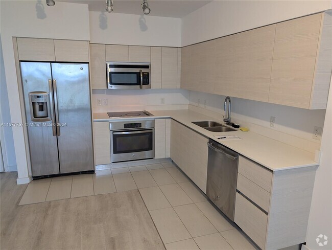 Building Photo - 4250 Biscayne Blvd Unit 707 Rental