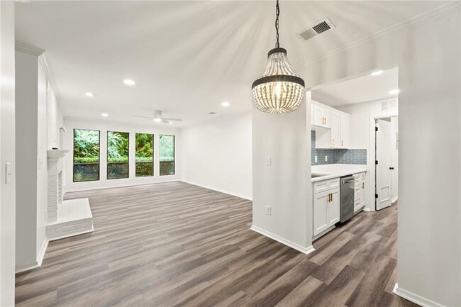 Photo - 521 Warm Springs Cir