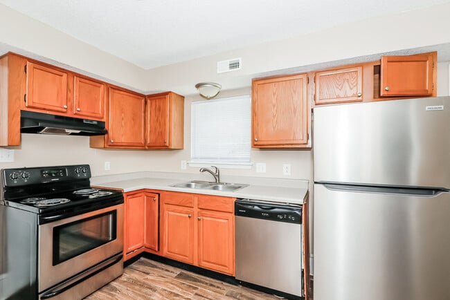 Photo - 13715 Dealtry Ln
