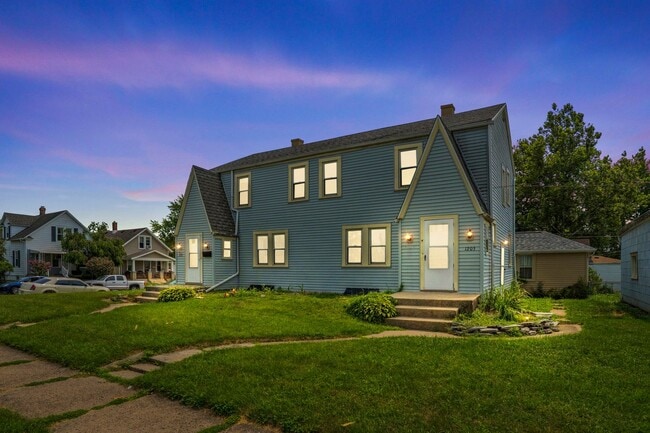 Photo - 3 bedroom available for a move very soon! Unit 1203 Spring Street Fort Wayne, IN 46808
