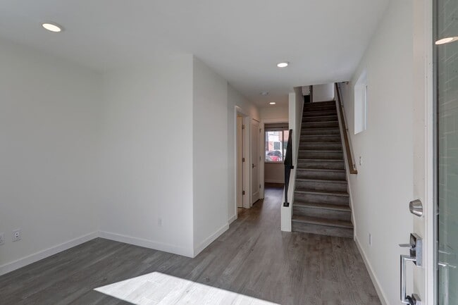 Photo - Stylish Capitol Hill Townhouse Living | 2 Bed + Den + Rooftop