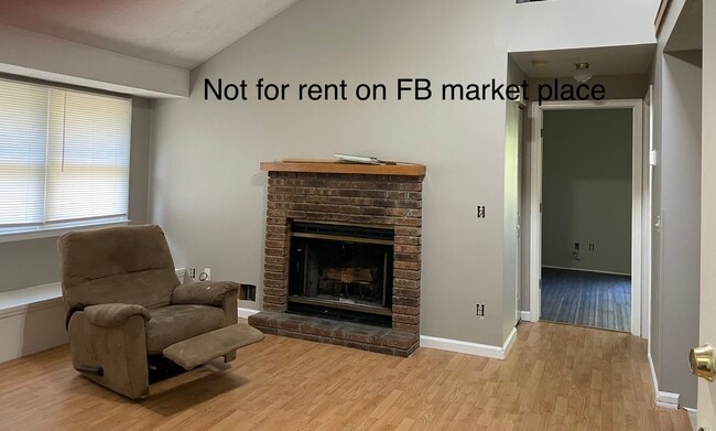 Photo - 170 Willow Creek Blvd