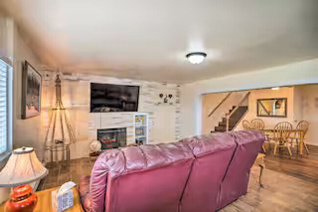 Photo - 5 Bed 3 Bath House! For Rent!!!