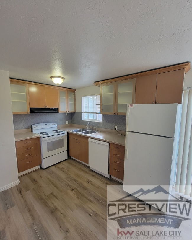 Photo - Spacious Home in Magna – Convenient Location!