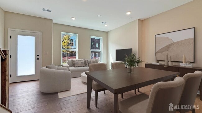 Photo - 618 Sadie Cir